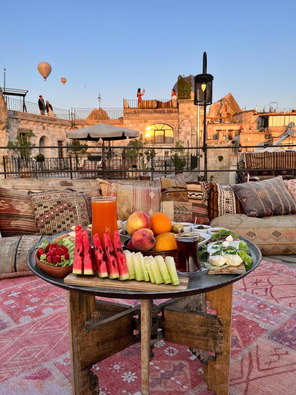 Caftan Cave Suites Гореме Экстерьер фото